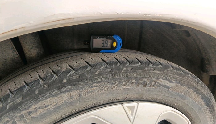 2013 Maruti SX4 VXI CNG, CNG, Manual, 82,841 km, tyre