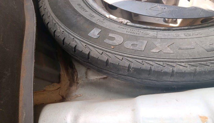 2011 Hyundai i10 SPORTZ 1.2, Petrol, Manual, 54,796 km, tyre