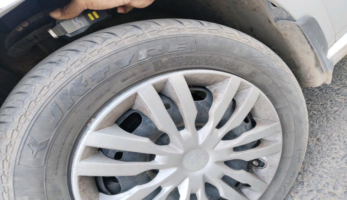 2011 Volkswagen Polo COMFORTLINE 1.2L, Diesel, Manual, 82,002 km, tyre