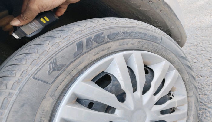 2011 Volkswagen Polo COMFORTLINE 1.2L, Diesel, Manual, 82,002 km, tyre