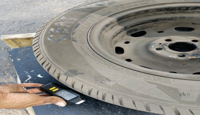 2011 Volkswagen Polo COMFORTLINE 1.2L, Diesel, Manual, 82,002 km, tyre