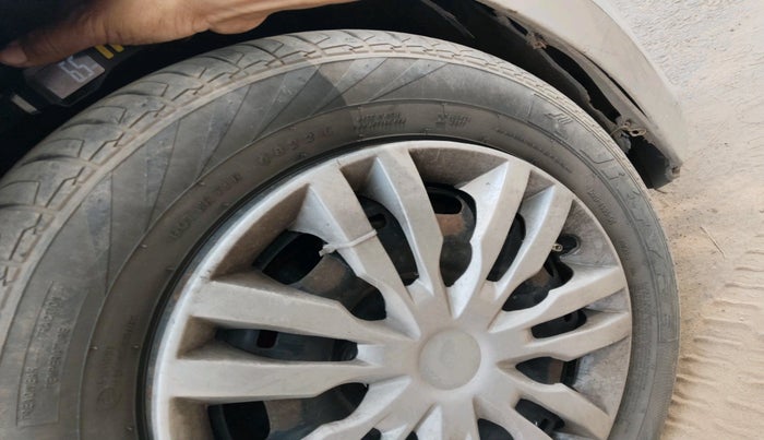 2011 Volkswagen Polo COMFORTLINE 1.2L, Diesel, Manual, 82,002 km, tyre