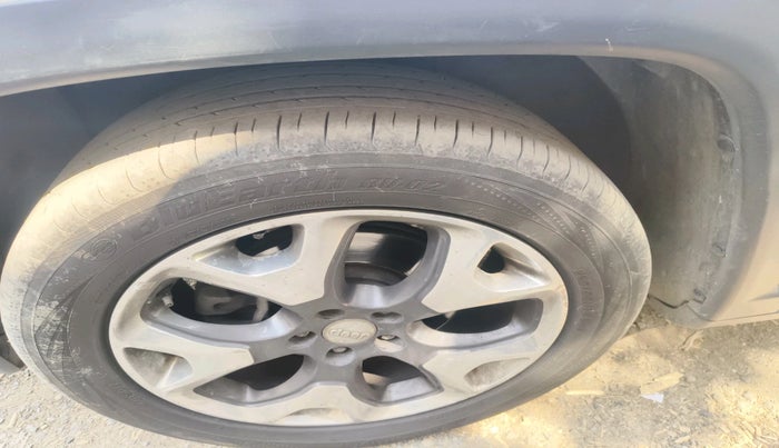 2019 Jeep Compass LIMITED PLUS PETROL AT, CNG, Automatic, 99,997 km, tyre