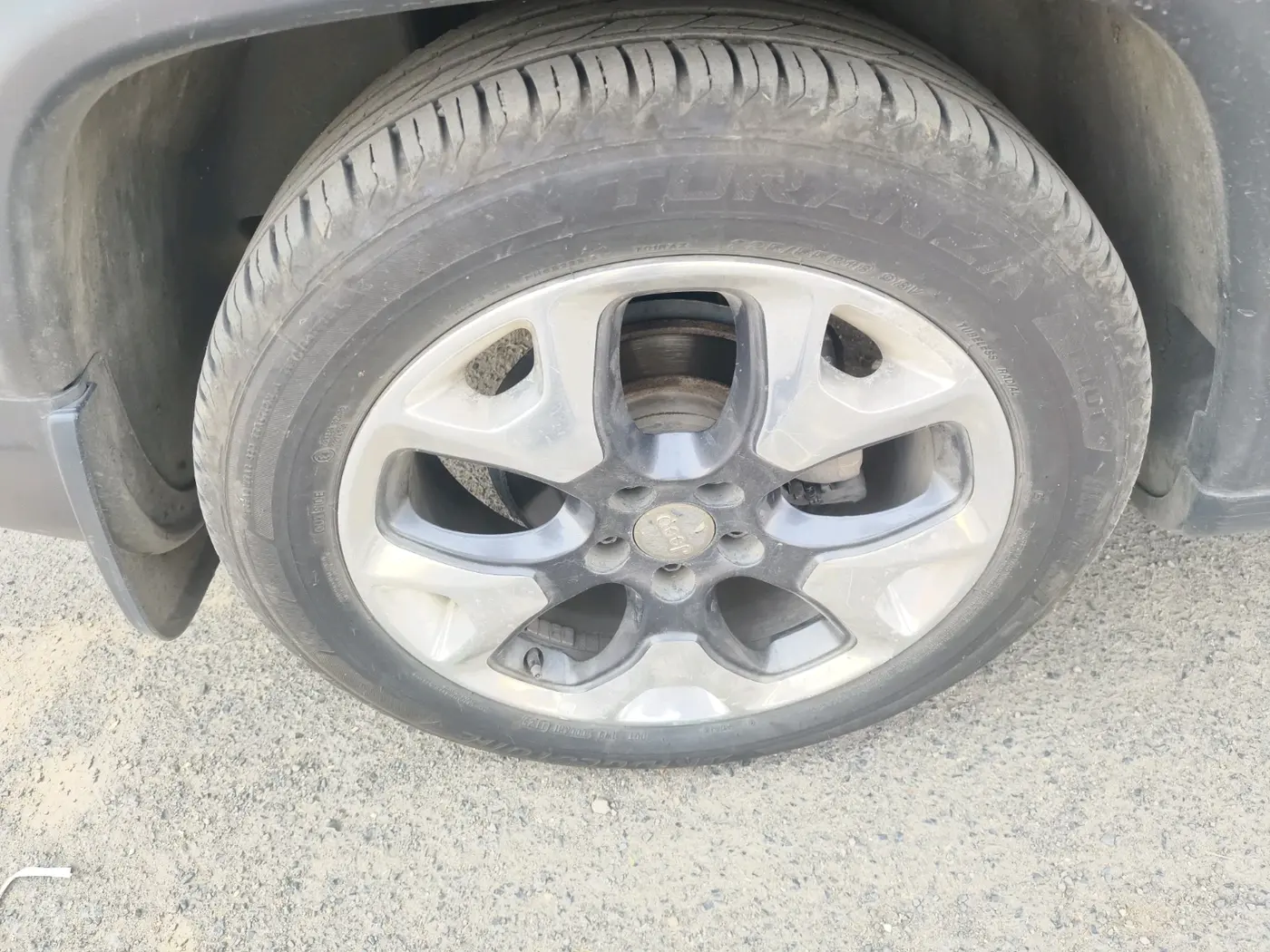 2019 Jeep Compass LIMITED PLUS PETROL AT, CNG, Automatic, 99,997 km, tyre