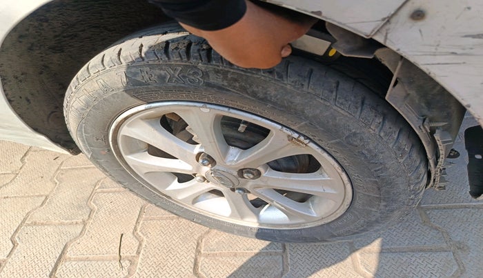 2014 Hyundai Grand i10 ASTA 1.1 CRDI, Diesel, Manual, 83,824 km, tyre