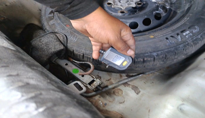 2014 Hyundai Grand i10 ASTA 1.1 CRDI, Diesel, Manual, 83,824 km, tyre