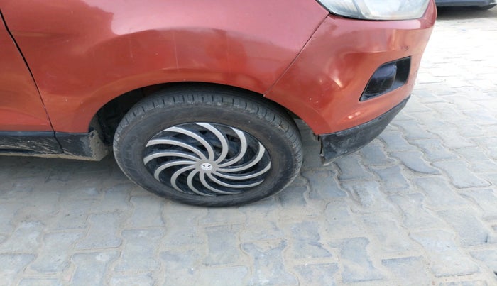 2015 Ford Ecosport TREND 1.5L DIESEL, Diesel, Manual, 1,20,886 km, tyre