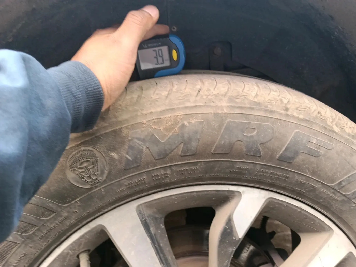 2018 Mahindra XUV500 W11 AT, Diesel, Automatic, 1,10,306 km, tyre