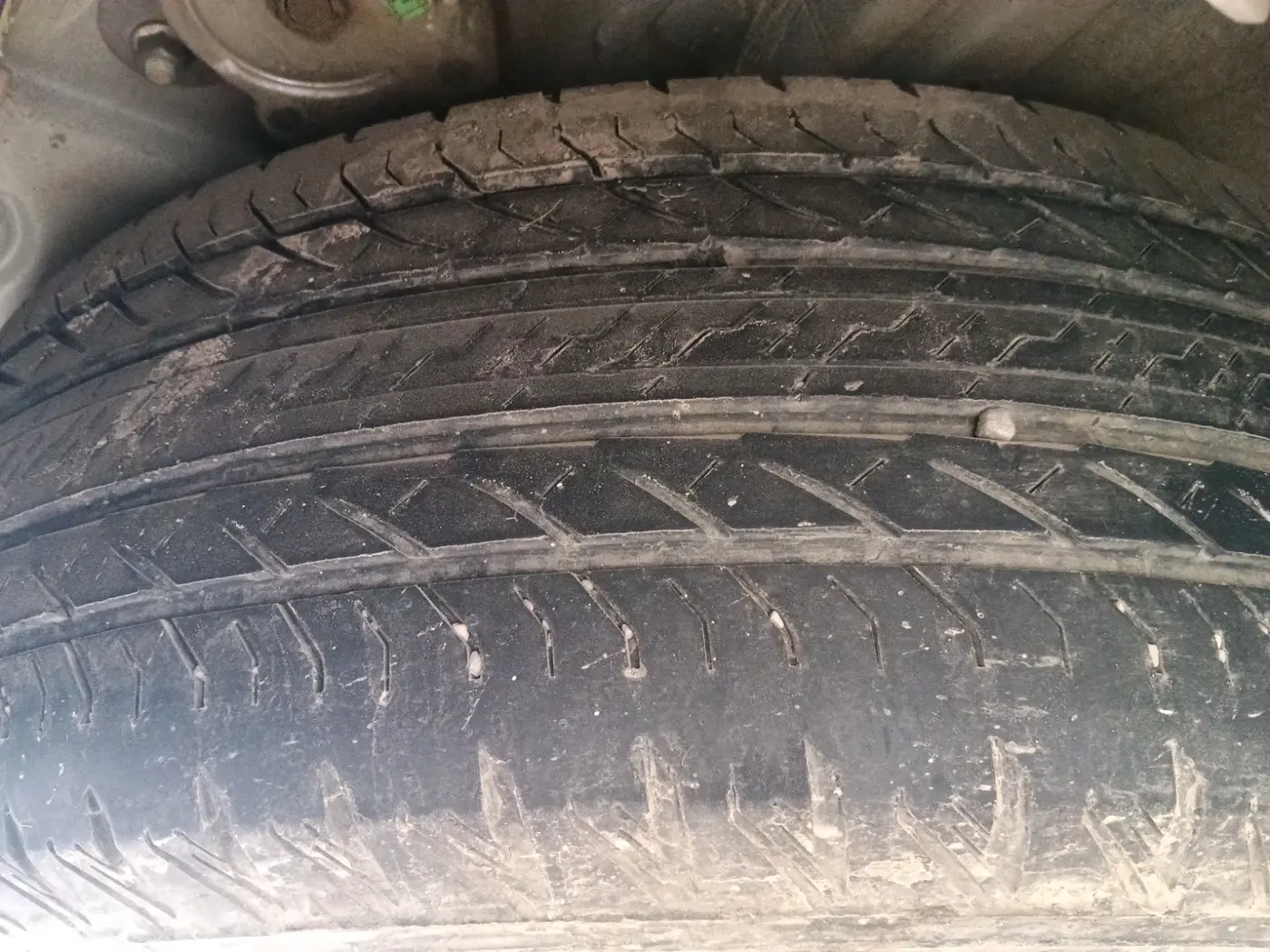 2018 Mahindra XUV500 W11 AT, Diesel, Automatic, 1,10,306 km, tyre
