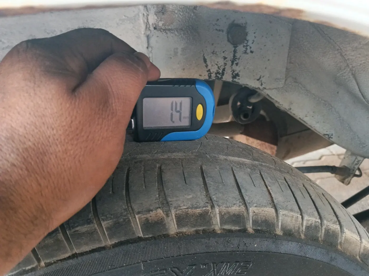 2011 Maruti Alto LXI, CNG, Manual, 81,165 km, tyre