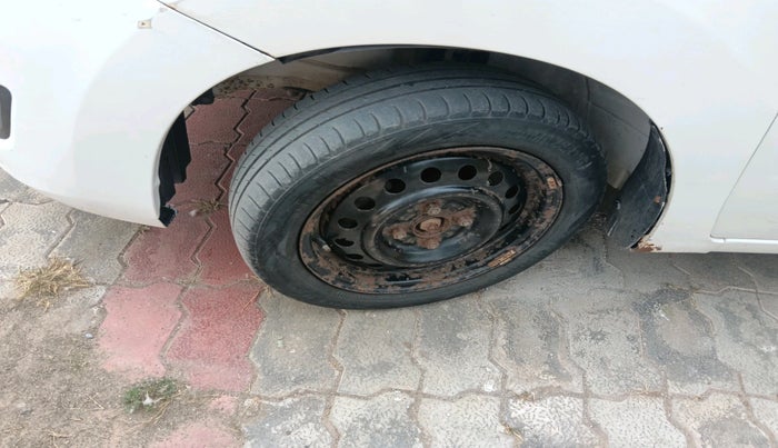 2013 Maruti Wagon R 1.0 VXI, CNG, Manual, 88,331 km, tyre