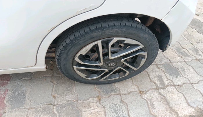 2013 Maruti Wagon R 1.0 VXI, CNG, Manual, 88,331 km, tyre