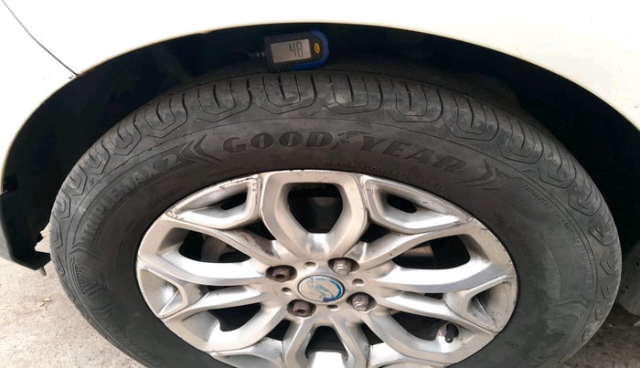 2015 Ford Ecosport TITANIUM 1.5L DIESEL, Diesel, Manual, 1,04,034 km, tyre