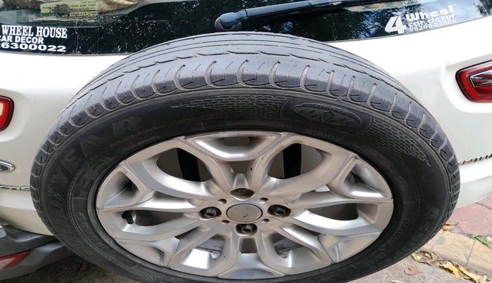 2015 Ford Ecosport TITANIUM 1.5L DIESEL, Diesel, Manual, 1,04,034 km, tyre