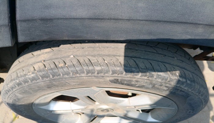 2021 Renault Kiger RXT AMT, Petrol, Automatic, 15,202 km, tyre