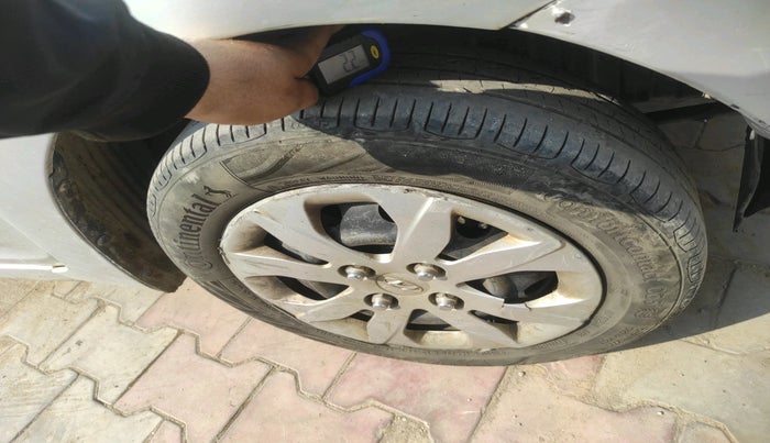 2015 Hyundai Eon MAGNA +, Petrol, Manual, 1,00,981 km, tyre