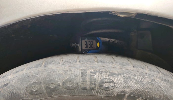 2014 Skoda Rapid 1.5 TDI CR ELEGANCE, Diesel, Manual, 1,32,070 km, tyre