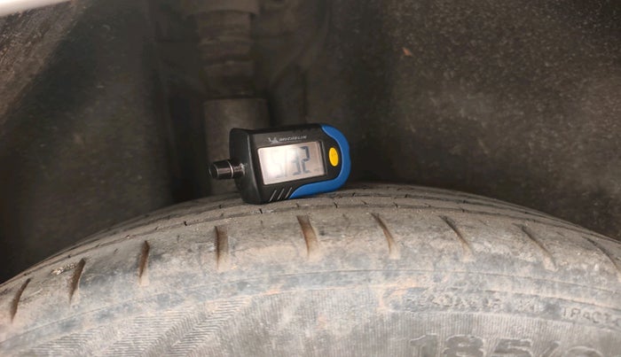 2014 Skoda Rapid 1.5 TDI CR ELEGANCE, Diesel, Manual, 1,32,070 km, tyre