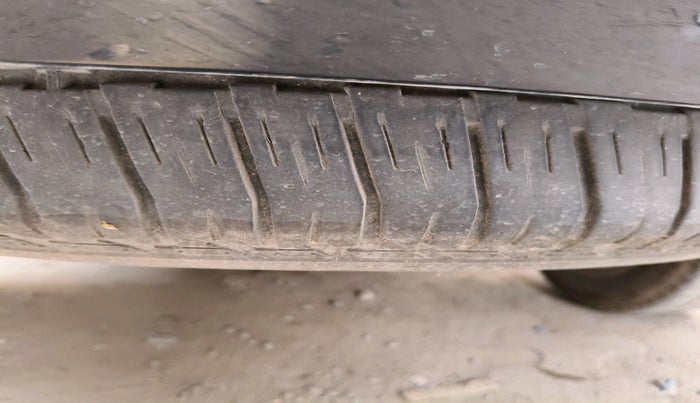 2021 Toyota Fortuner 4X4 AT 2.8 LEGENDER, Diesel, Automatic, 1,02,572 km, tyre