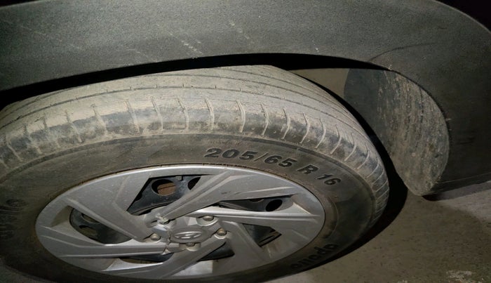 2020 Hyundai Creta E 1.5 DIESEL, Diesel, Manual, 67,355 km, tyre