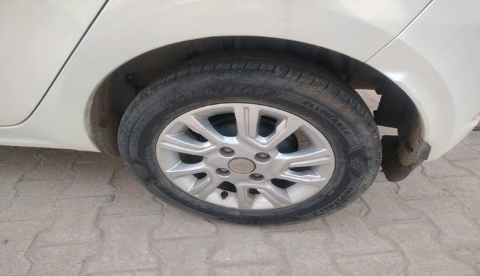 2018 Tata Tiago XZ PETROL, Petrol, Manual, 96,556 km, tyre