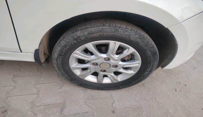 2018 Tata Tiago XZ PETROL, Petrol, Manual, 96,556 km, tyre