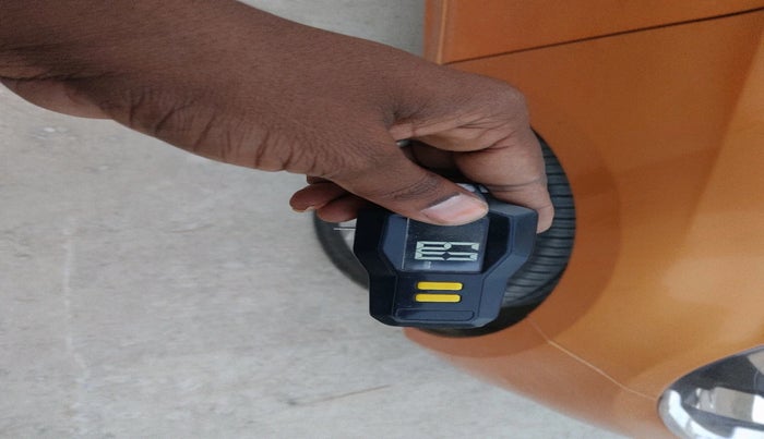 2018 Tata Tiago XZA PETROL, Petrol, Automatic, 24,692 km, tyre