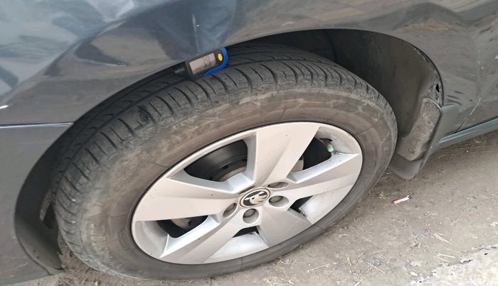 2019 Skoda Rapid AMBITION 1.6 MPI MT, Petrol, Manual, 1,57,936 km, tyre