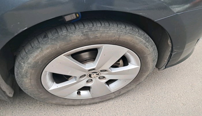 2019 Skoda Rapid AMBITION 1.6 MPI MT, Petrol, Manual, 1,57,936 km, tyre