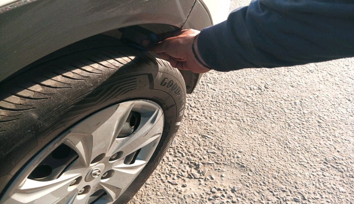 2019 Hyundai Creta E PLUS 1.4 DIESEL, Diesel, Manual, 1,23,929 km, tyre