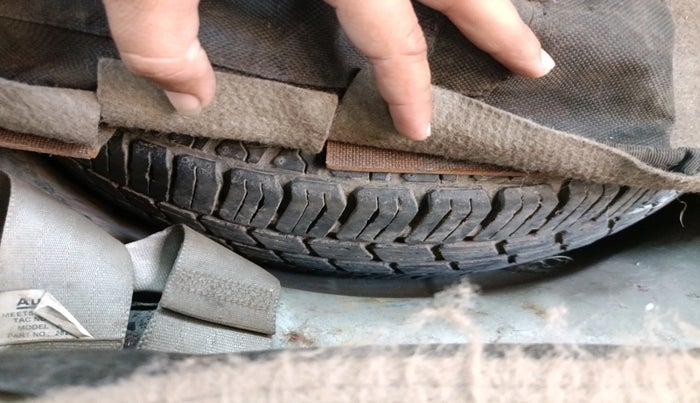 2011 Chevrolet Spark LT 1.0, CNG, Manual, 84,170 km, tyre