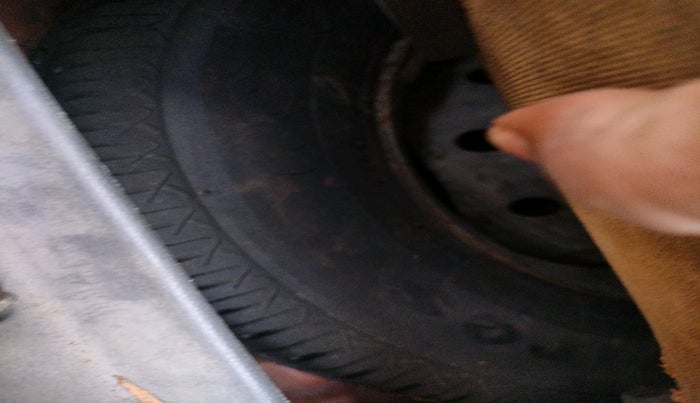 2012 Maruti Alto 800 LXI, Petrol, Manual, 1,14,040 km, tyre