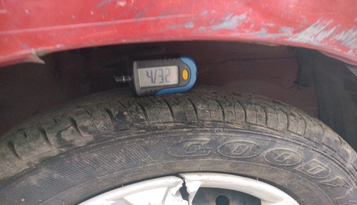 2012 Maruti Alto 800 LXI, Petrol, Manual, 1,14,040 km, tyre