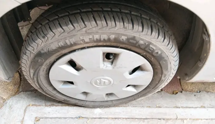 2015 Maruti Wagon R 1.0 LXI CNG, CNG, Manual, 1,52,005 km, tyre