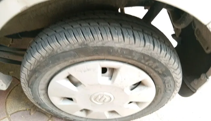 2015 Maruti Wagon R 1.0 LXI CNG, CNG, Manual, 1,52,005 km, tyre