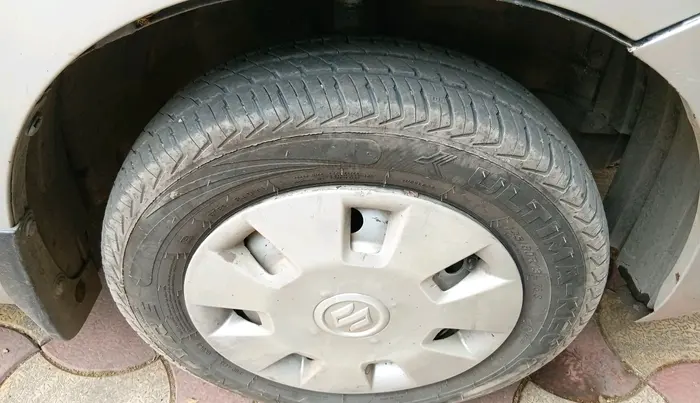 2015 Maruti Wagon R 1.0 LXI CNG, CNG, Manual, 1,52,005 km, tyre