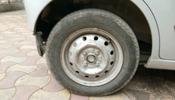 2015 Maruti Wagon R 1.0 LXI CNG, CNG, Manual, 1,52,005 km, tyre