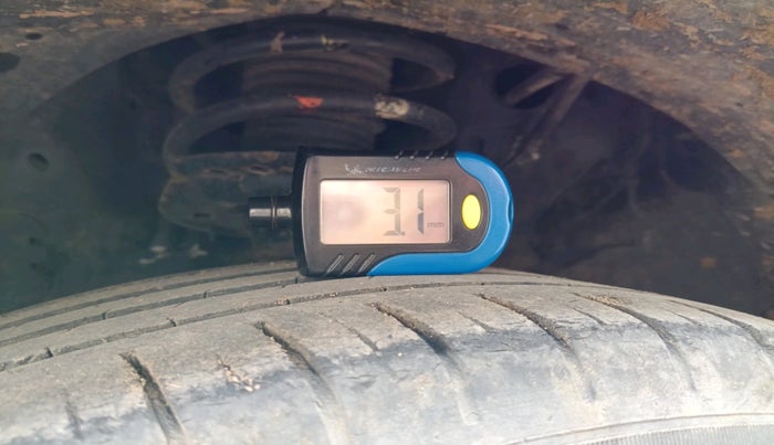 2015 Hyundai Elite i20 ASTA 1.2, CNG, Manual, 92,231 km, tyre