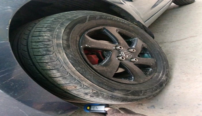 2013 Hyundai i20 MAGNA 1.2, Petrol, Manual, 1,07,260 km, tyre