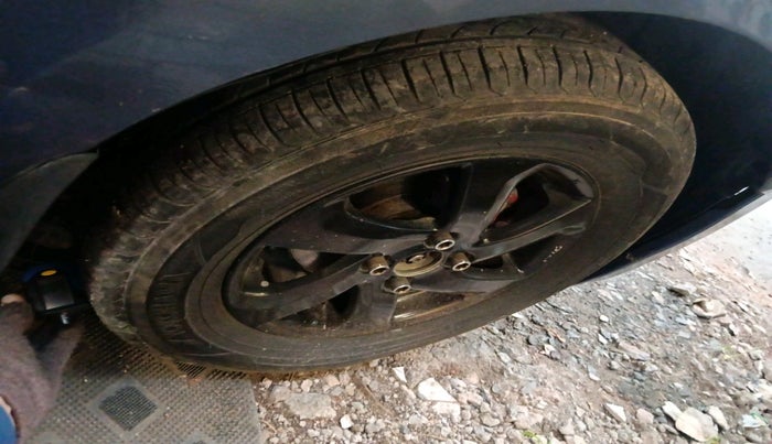 2013 Hyundai i20 MAGNA 1.2, Petrol, Manual, 1,07,260 km, tyre