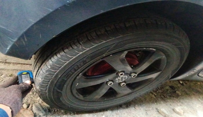 2013 Hyundai i20 MAGNA 1.2, Petrol, Manual, 1,07,260 km, tyre