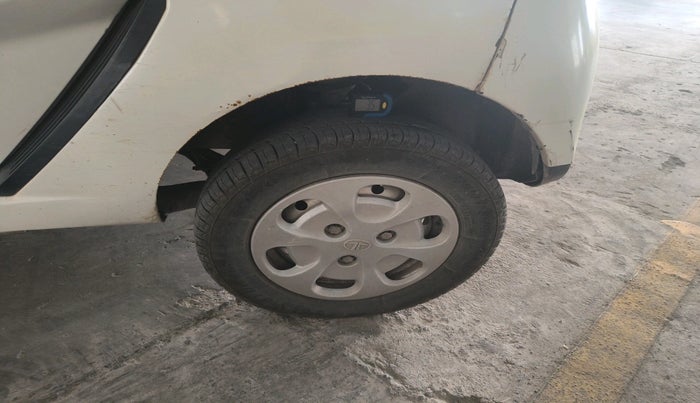 2014 Tata Nano TWIST XT, Petrol, Manual, 1,05,133 km, tyre