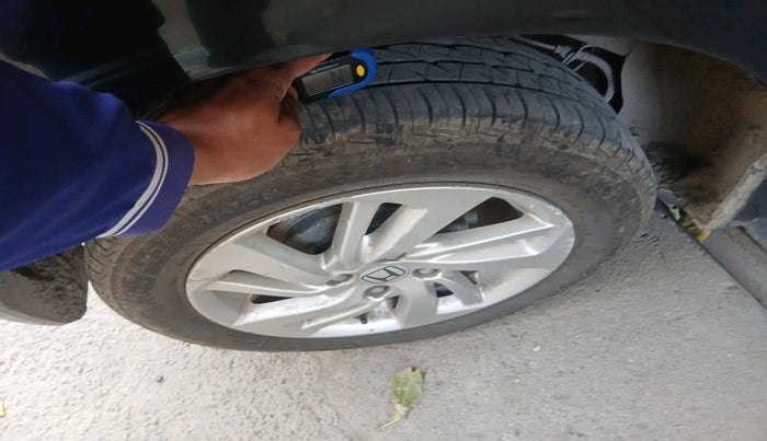 2017 Honda Jazz 1.2L I-VTEC VX, Petrol, Manual, 1,13,985 km, tyre