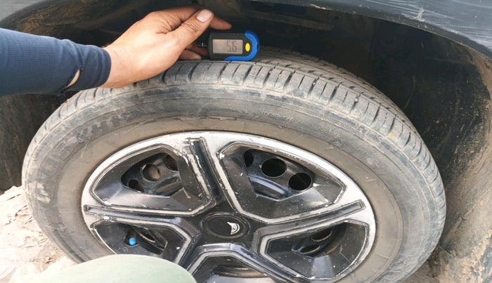 2021 Maruti Vitara Brezza LXI, CNG, Manual, 77,942 km, tyre