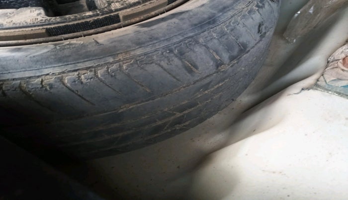 2021 Maruti Vitara Brezza LXI, CNG, Manual, 77,942 km, tyre