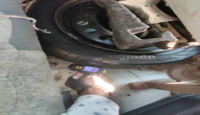 2012 Maruti Wagon R 1.0 VXI, CNG, Manual, 81,530 km, tyre