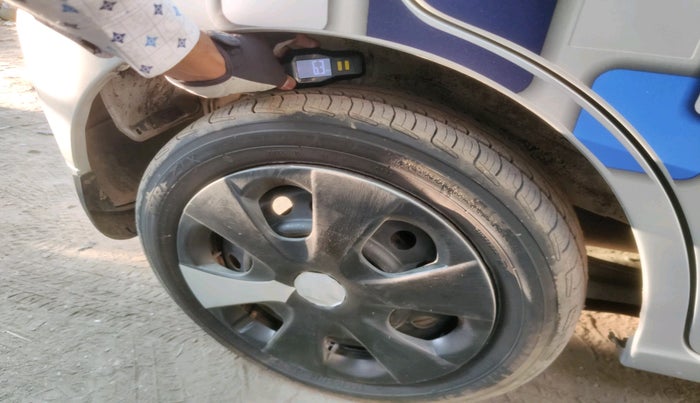 2012 Maruti Wagon R 1.0 VXI, CNG, Manual, 81,530 km, tyre