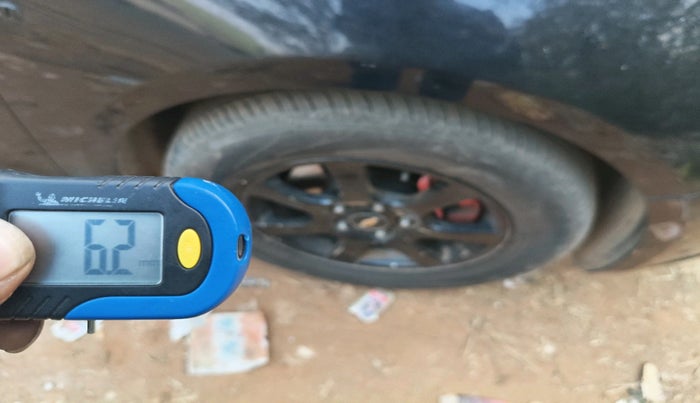 2012 Chevrolet Cruze LTZ, Diesel, Manual, 1,31,653 km, tyre