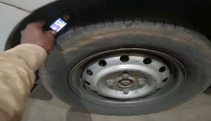 2013 Maruti Wagon R 1.0 LXI, Petrol, Manual, 1,07,489 km, tyre