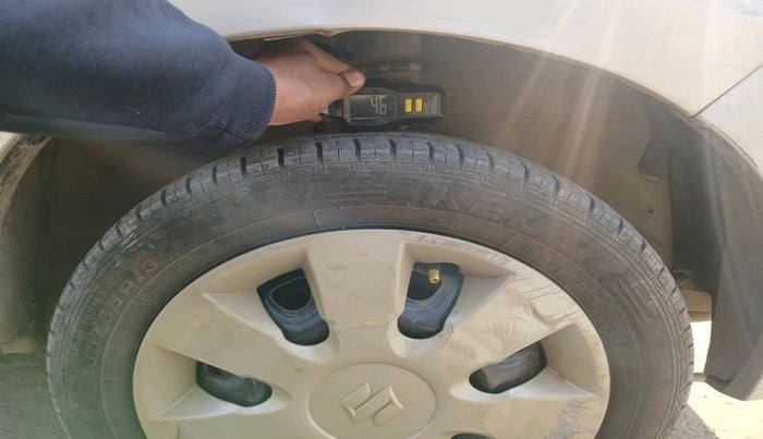 2015 Maruti Alto K10 VXI AMT, CNG, Automatic, 634 km, tyre